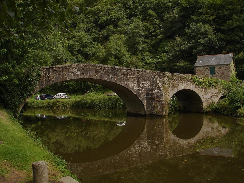 Chambres D'Hotes Logis Du Jerzual Dinan Exterior foto