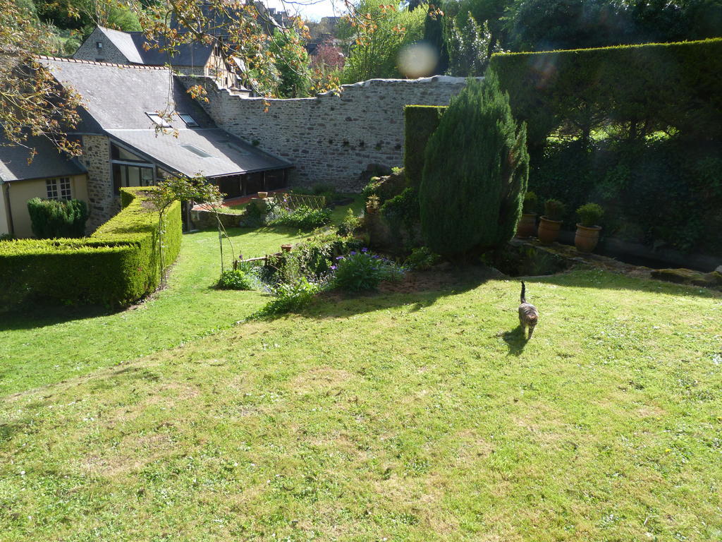 Chambres D'Hotes Logis Du Jerzual Dinan Exterior foto