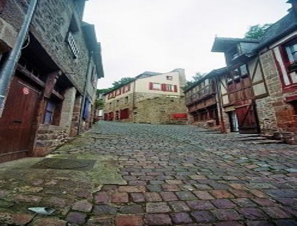 Chambres D'Hotes Logis Du Jerzual Dinan Exterior foto