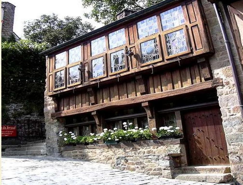 Chambres D'Hotes Logis Du Jerzual Dinan Exterior foto